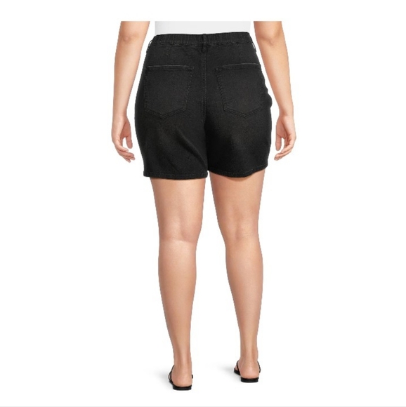 Women's Plus Size Bermuda Denim Shorts, 7" Inseam - Picture 3 of 6